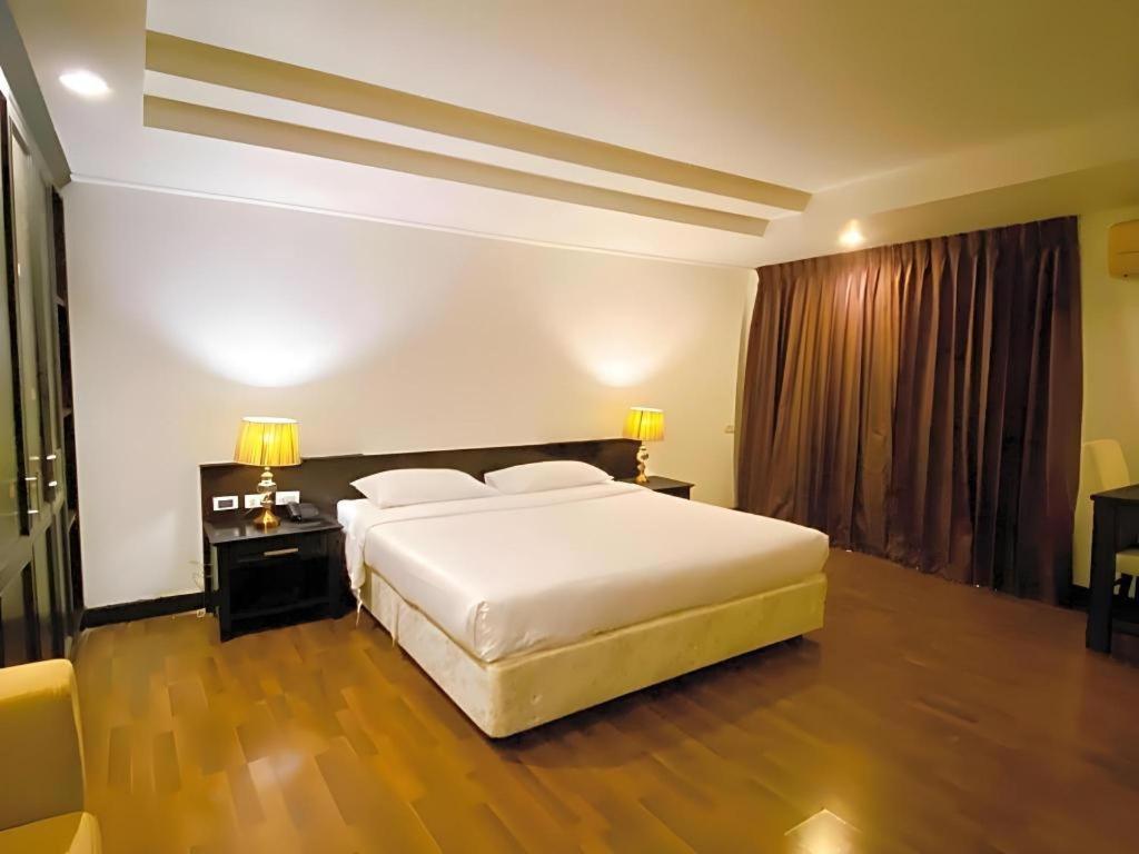 The Heritage Sathorn Suite Hotel Bangkok Exterior photo